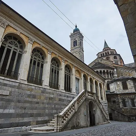 Astra-modern Loft Cathedral View Daire Bergamo