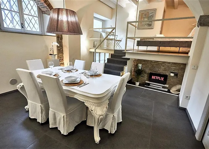 Astra-modern Loft Cathedral View Daire